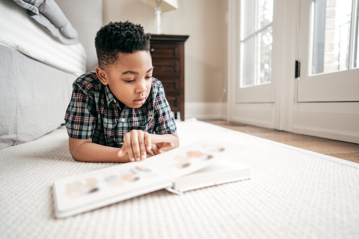 kid-reading