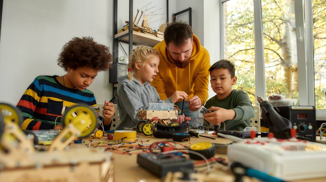 Benefits of STEM at EFK Benefits of STEM at EFK