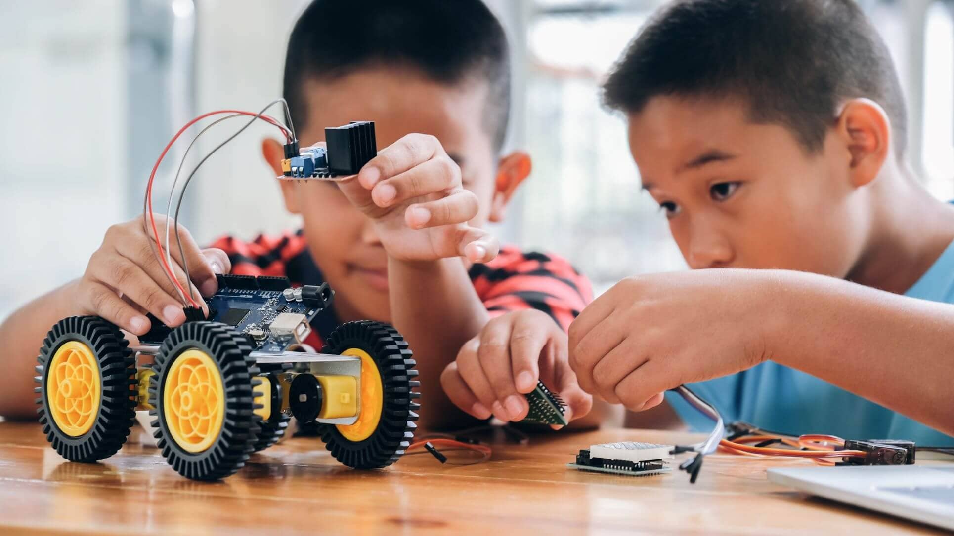 boys design a robot