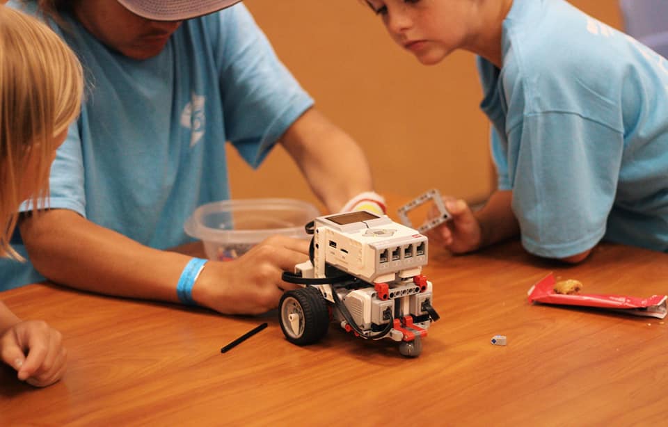 building robot in stem program