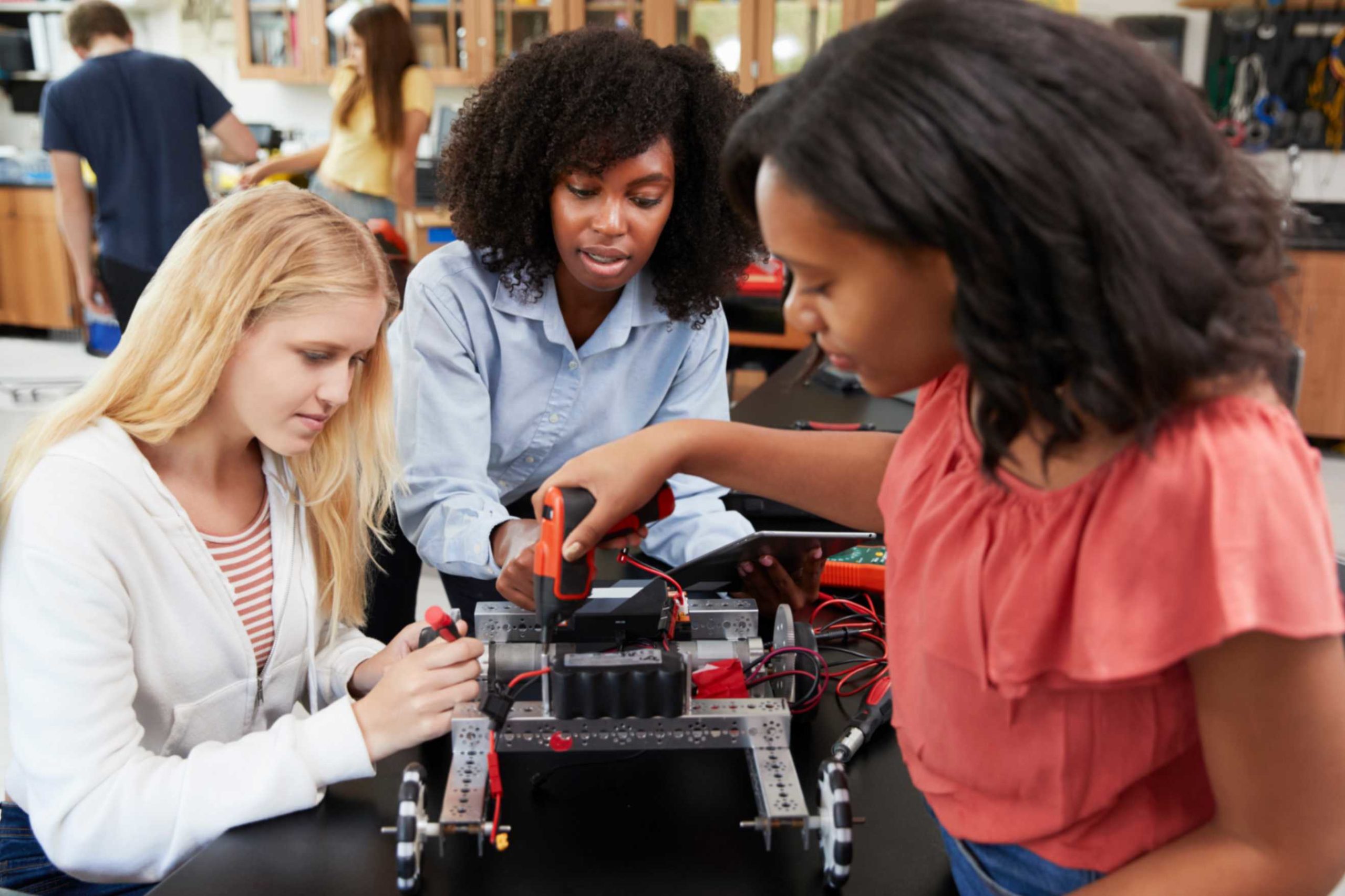 Provide Support and Encouragement for Girls in STEM - EFK